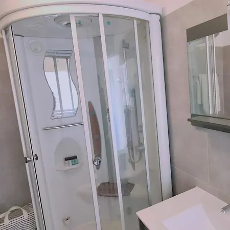Vivid Apartment *